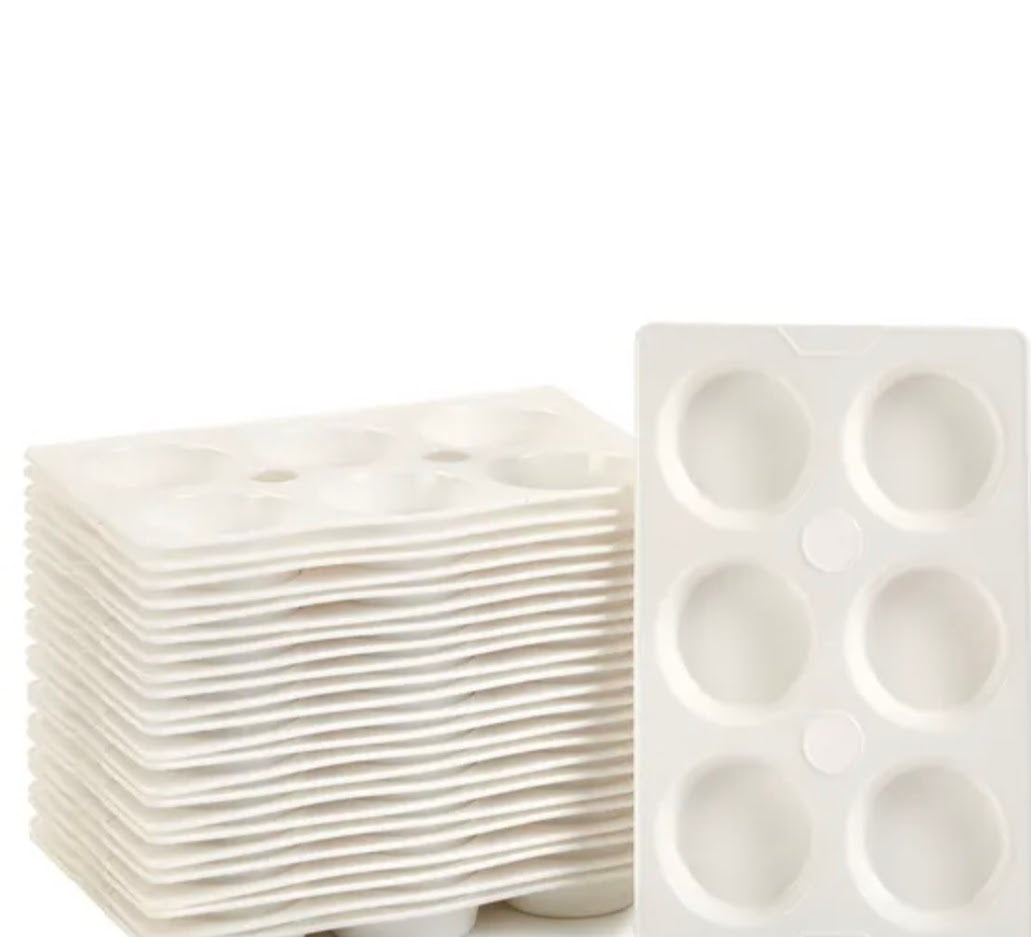 Paint palttes with 6 wells